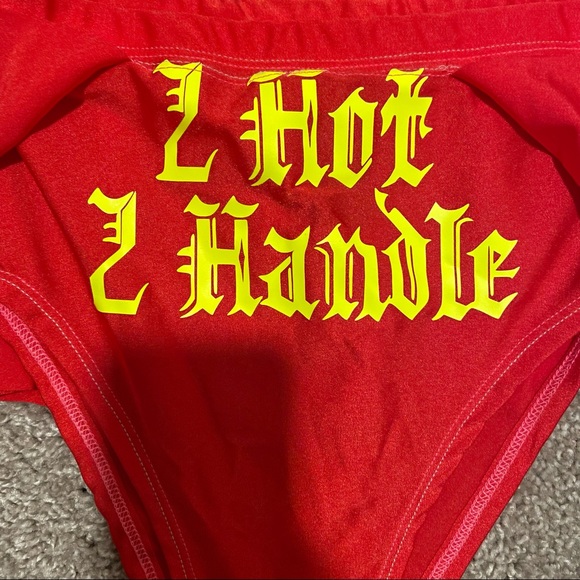 2 hot 2 handle set - Picture 2 of 4